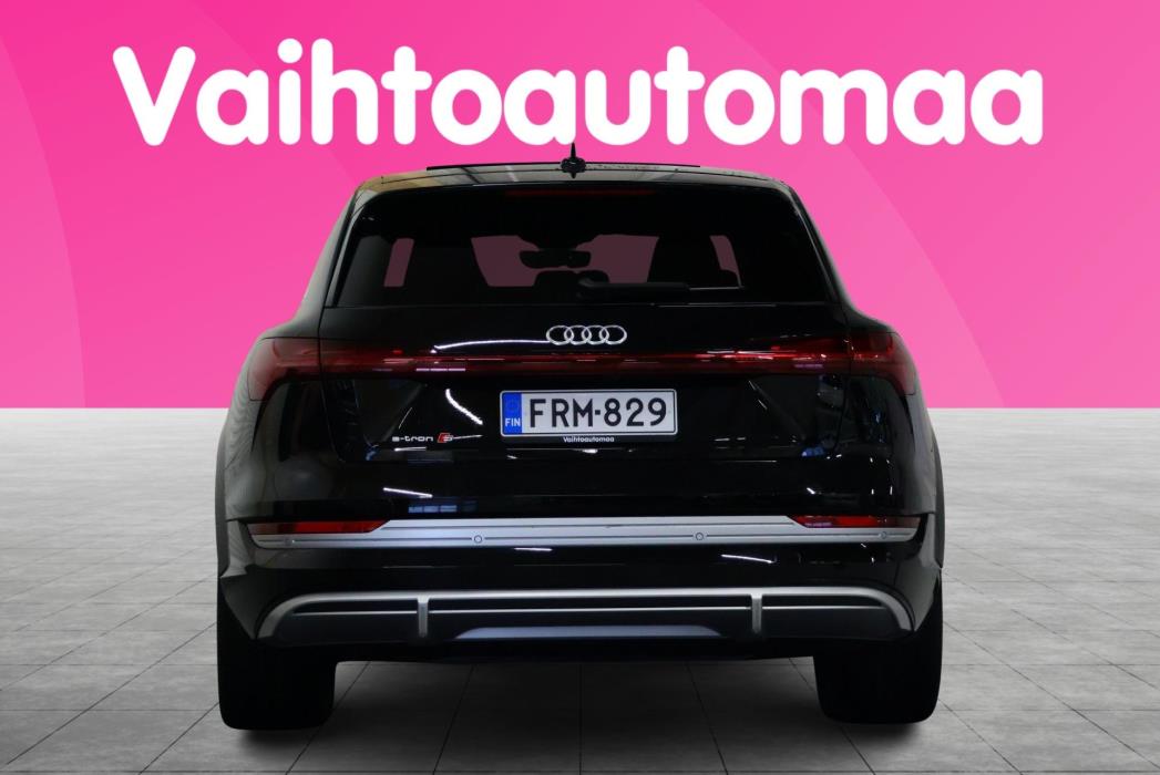AUDI e-tron 2022