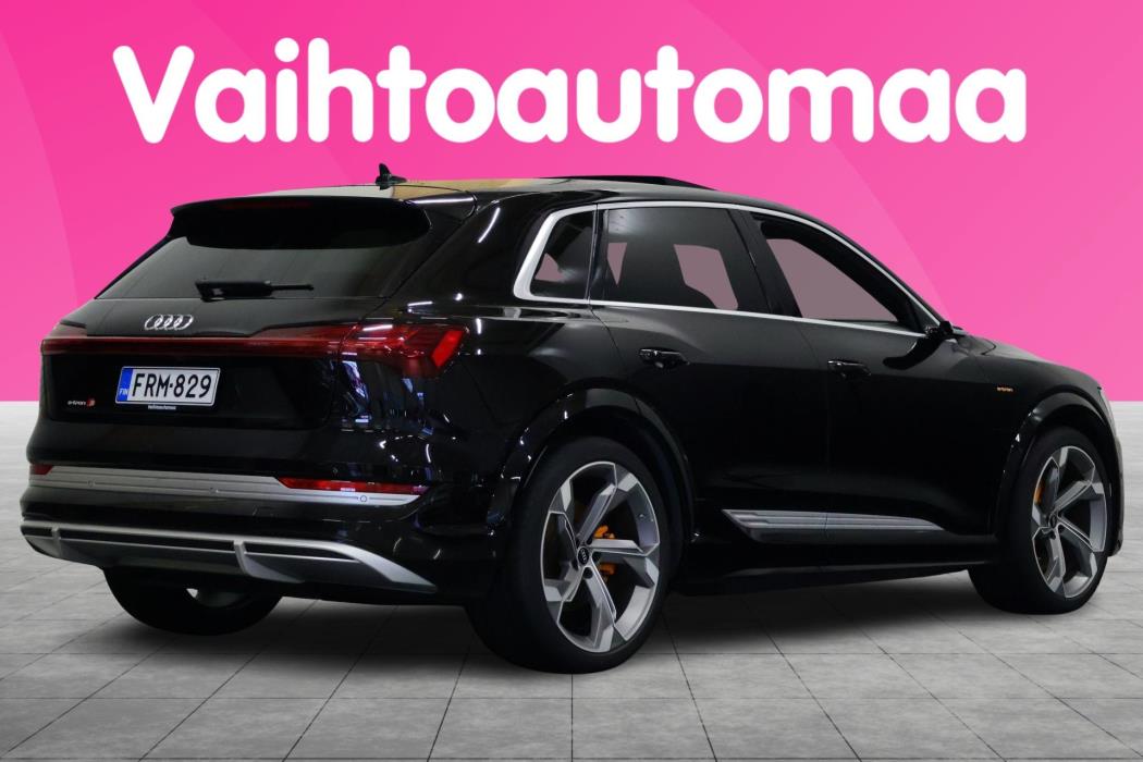AUDI e-tron 2022