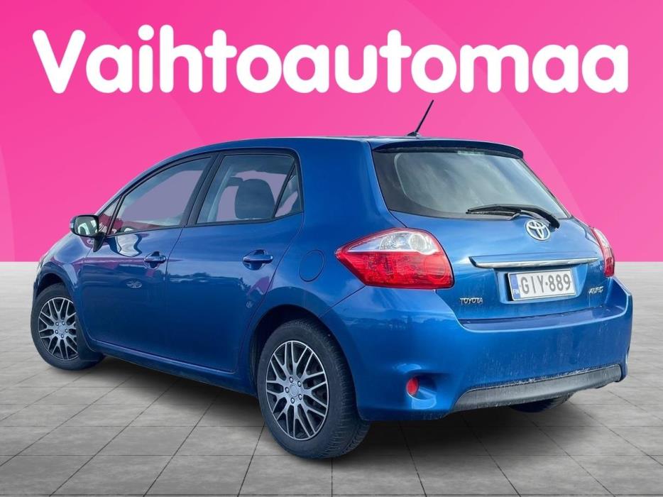 TOYOTA Auris 2011