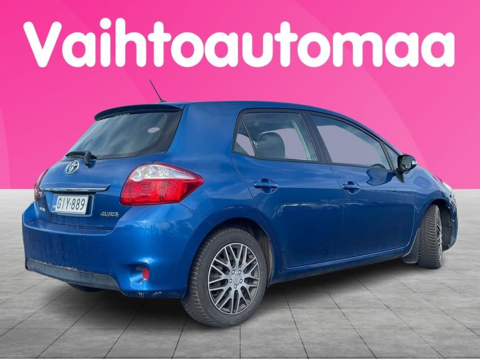 TOYOTA Auris 2011