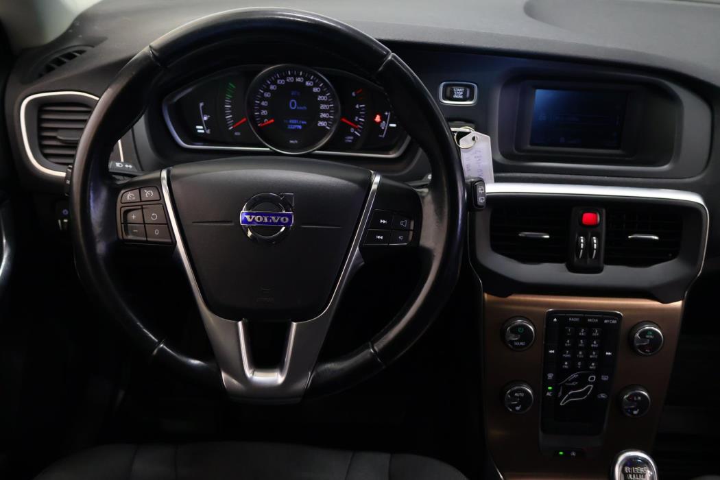 VOLVO V40 Cross Country 2013