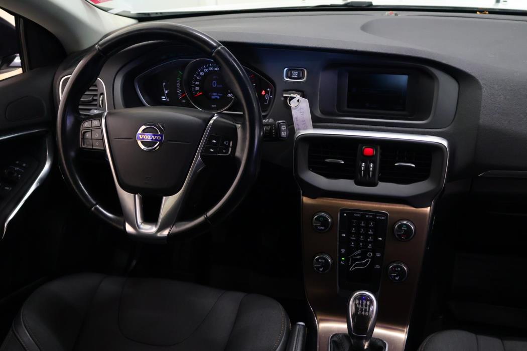 VOLVO V40 Cross Country 2013