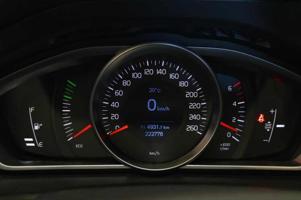 VOLVO V40 Cross Country 2013