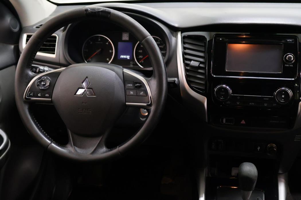 MITSUBISHI L200 2016