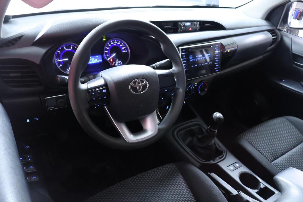 TOYOTA Hilux 2017