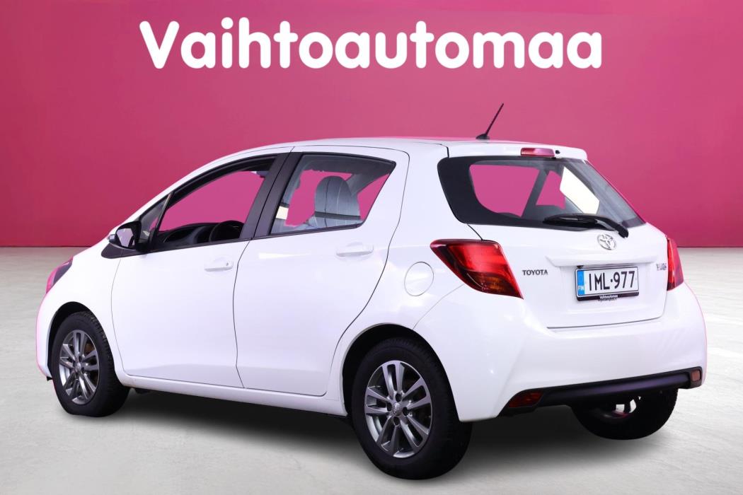 TOYOTA Yaris 2016