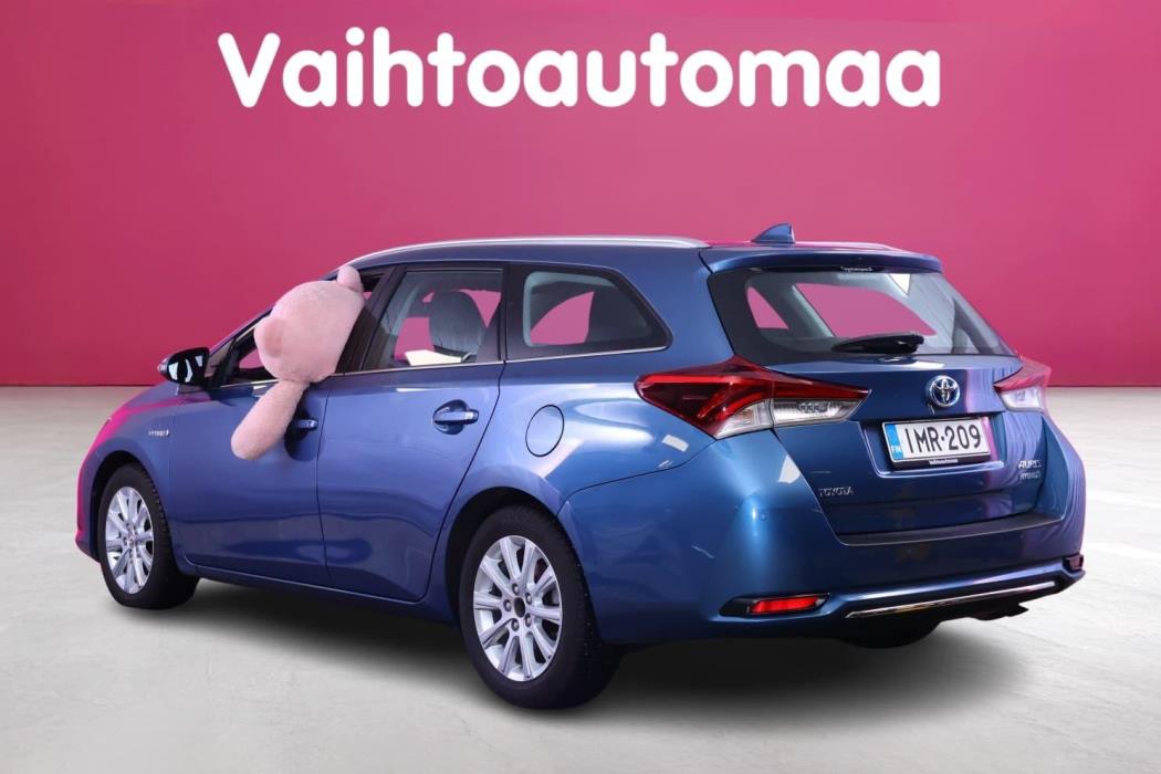 TOYOTA Auris 2016