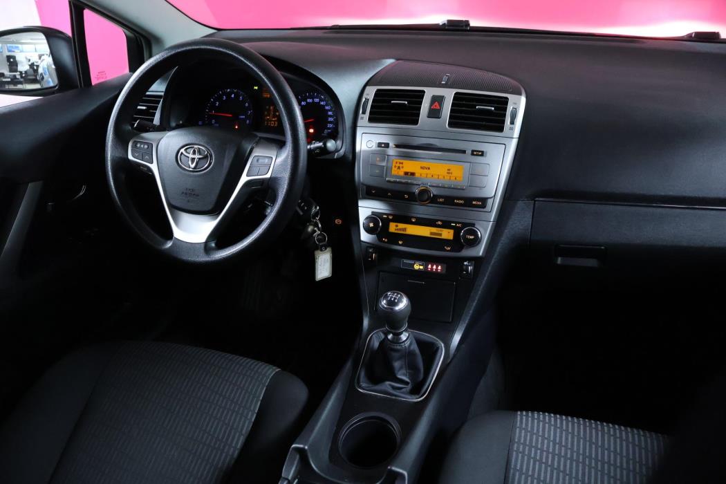 TOYOTA Avensis 2014