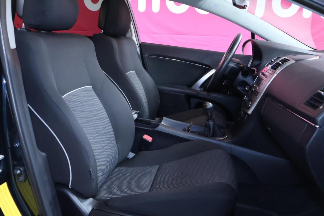 TOYOTA Avensis 2014