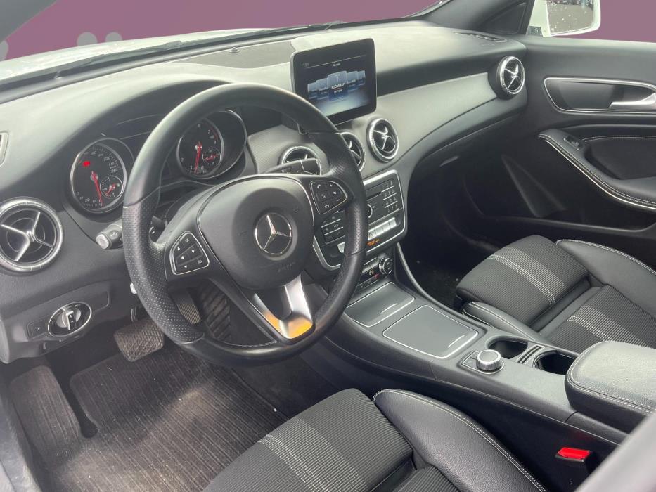 MERCEDES-BENZ CLA 2019