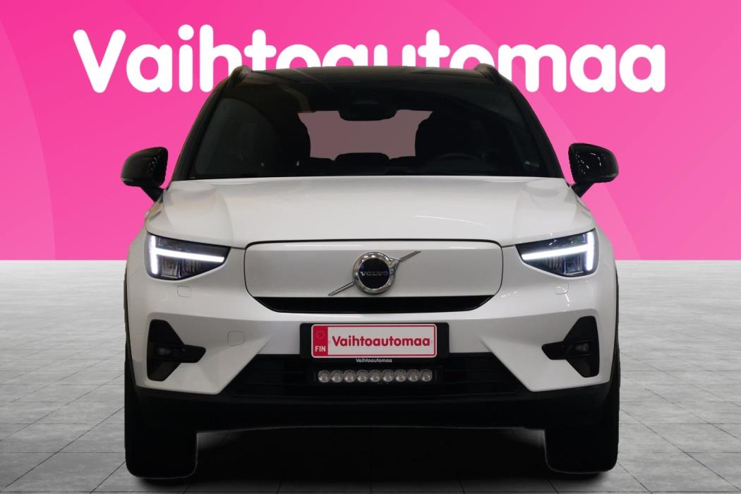 VOLVO XC40 2023