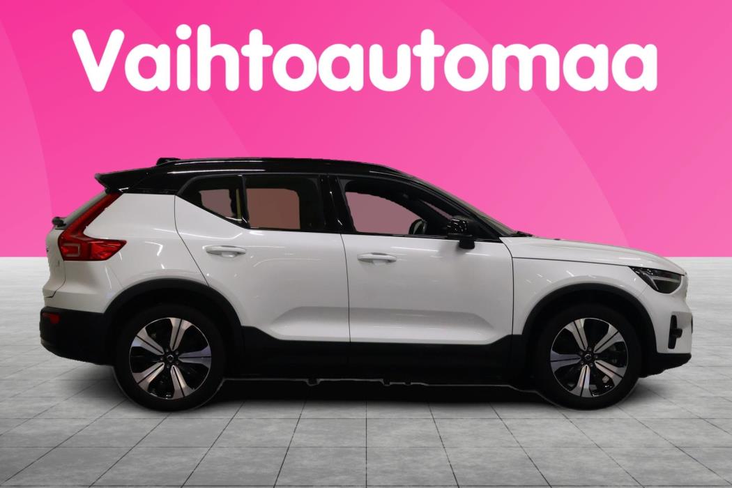 VOLVO XC40 2023
