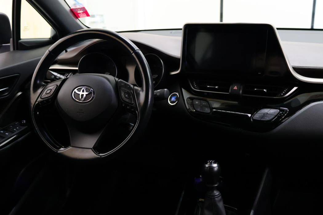 TOYOTA C-HR 2017