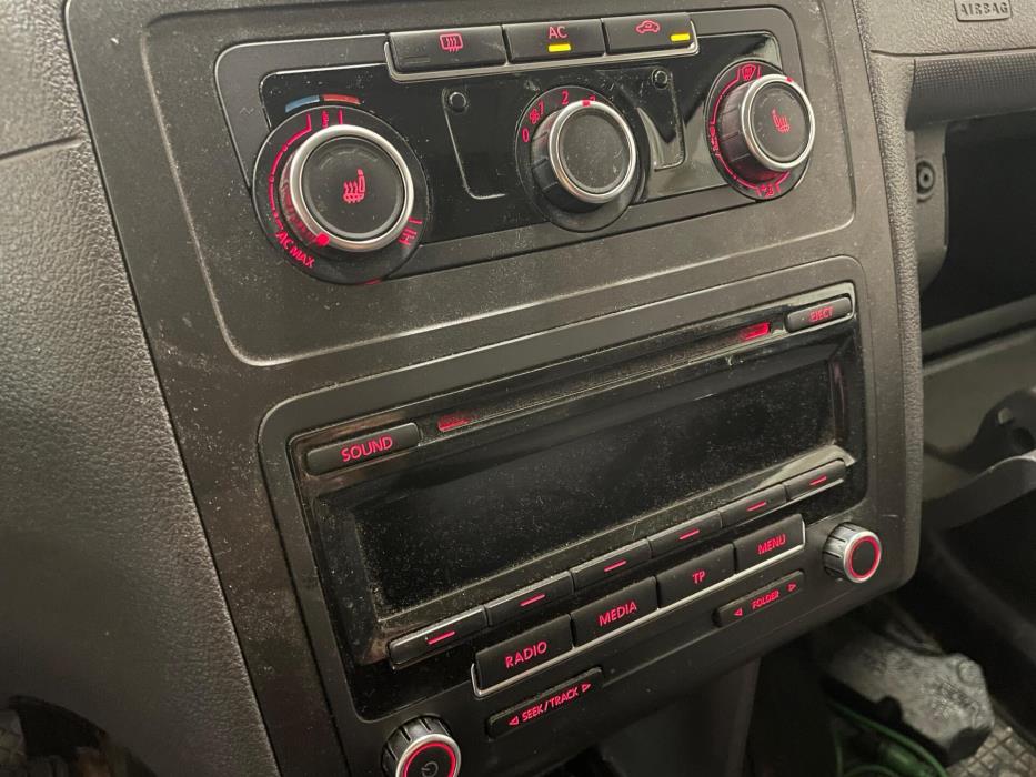 VOLKSWAGEN Caddy 2012