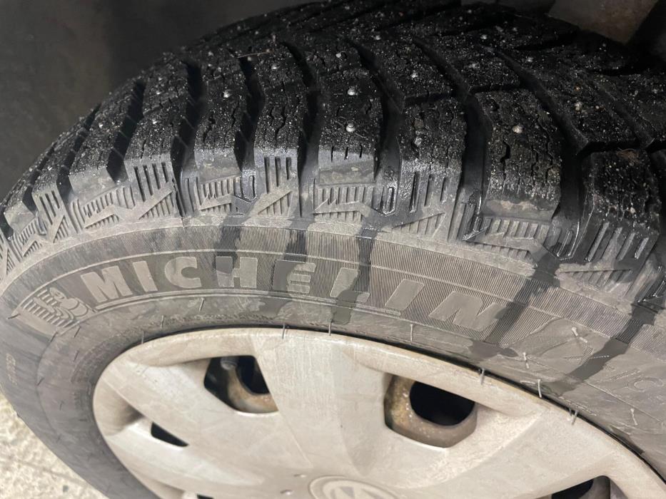 VOLKSWAGEN Caddy 2012