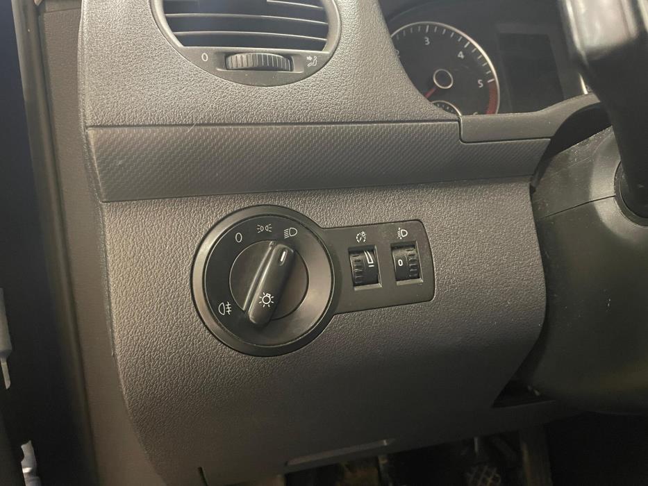 VOLKSWAGEN Caddy 2012