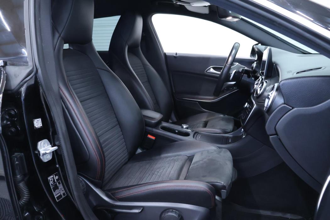 MERCEDES-BENZ CLA 2016