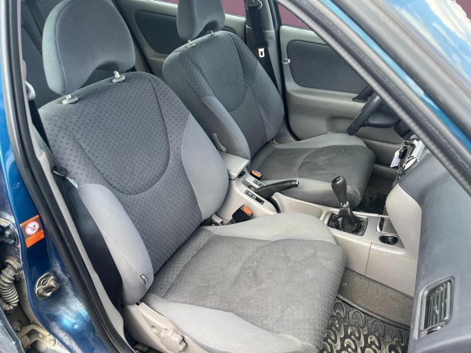 NISSAN Primera 2001