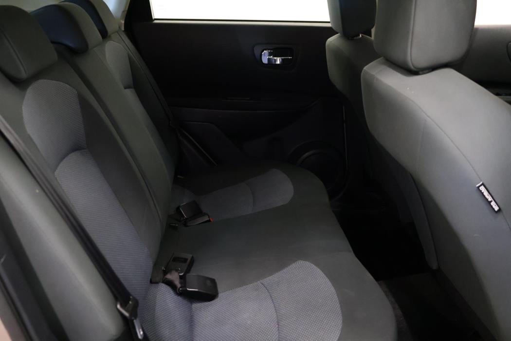 NISSAN Qashqai 2012