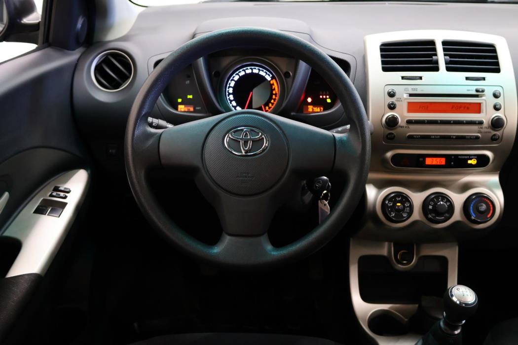 TOYOTA Urban Cruiser 2009