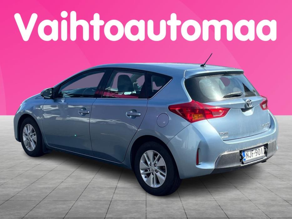 TOYOTA Auris 2013