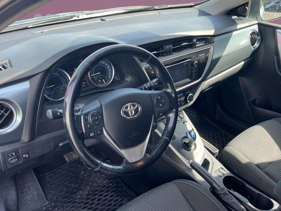 TOYOTA Auris 2013