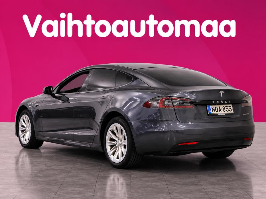 TESLA Model S 2020