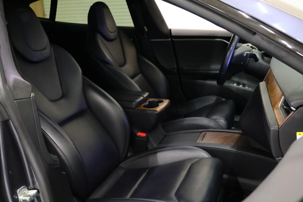 TESLA Model S 2020