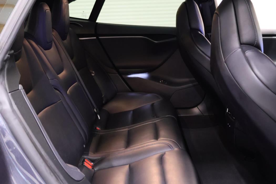 TESLA Model S 2020