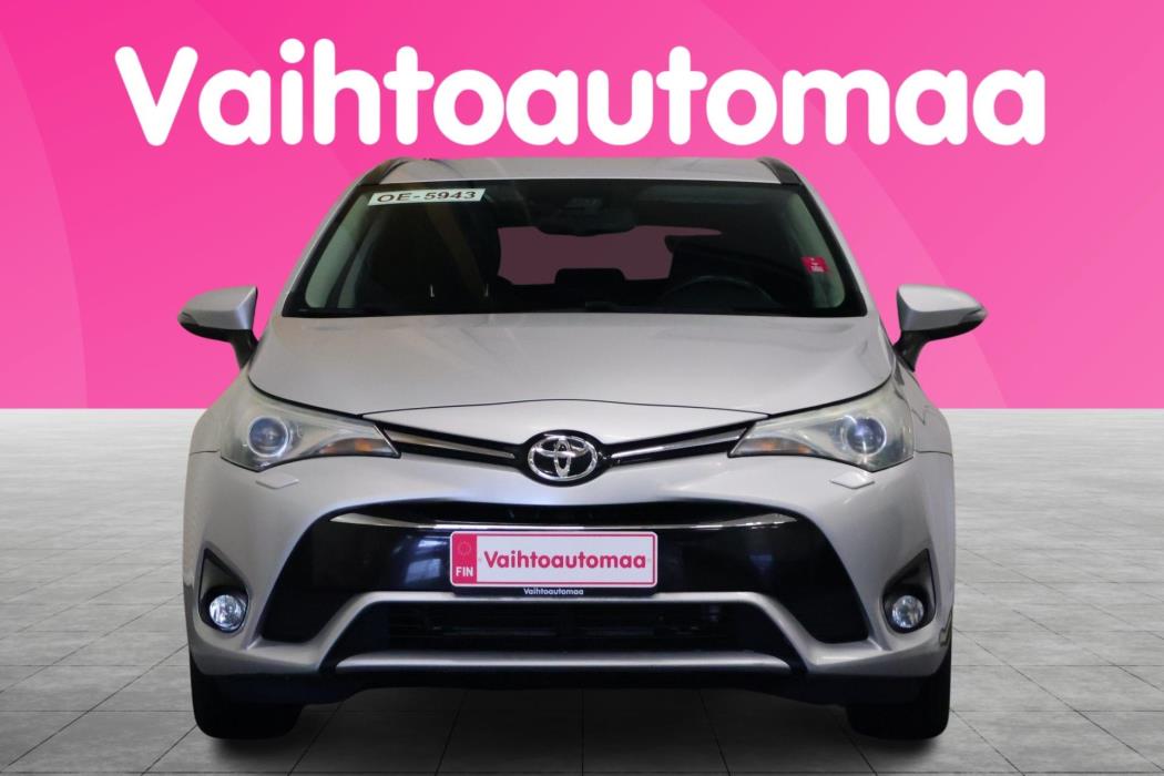TOYOTA Avensis 2015