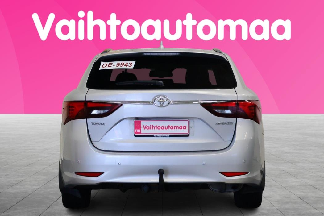 TOYOTA Avensis 2015