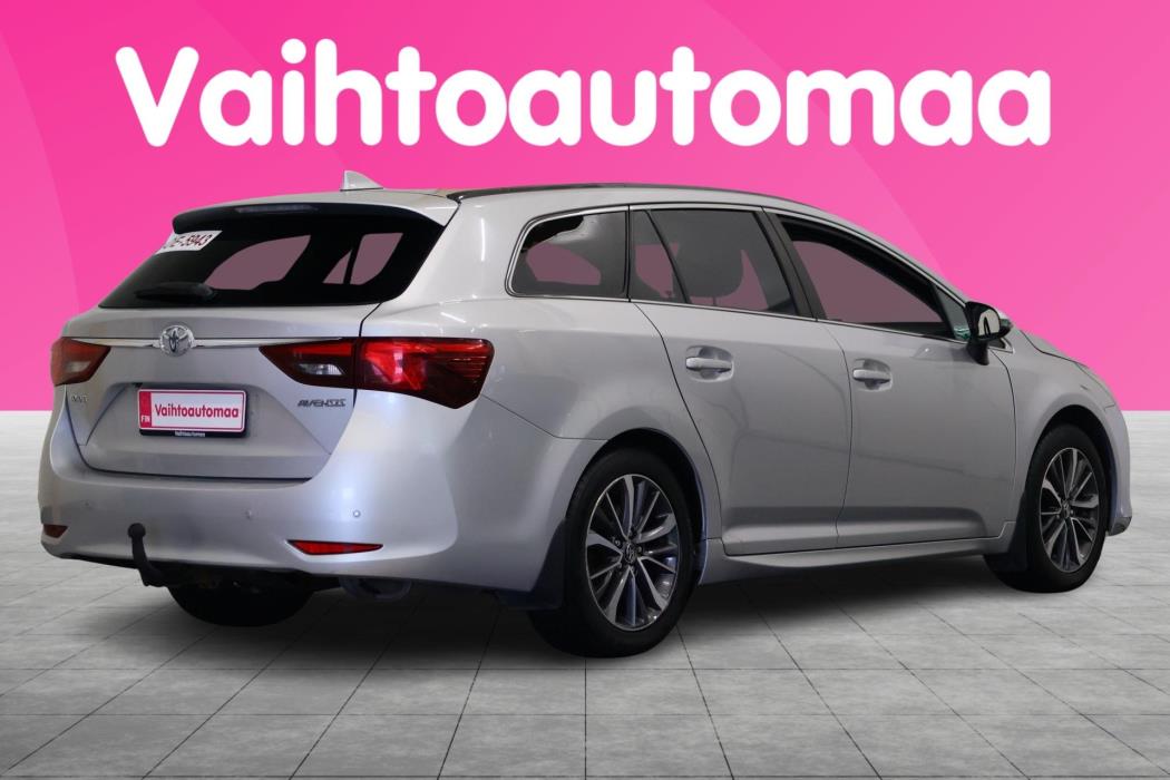 TOYOTA Avensis 2015