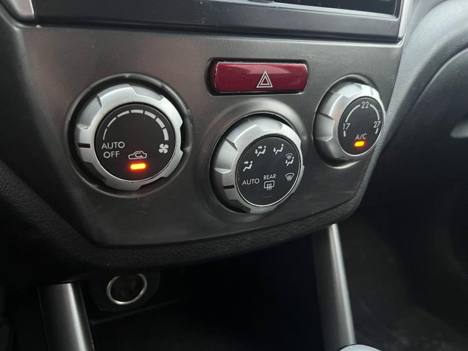 SUBARU Forester 2011