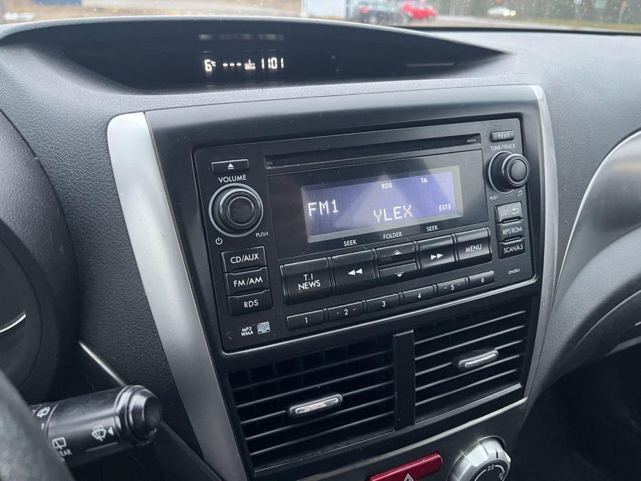 SUBARU Forester 2011