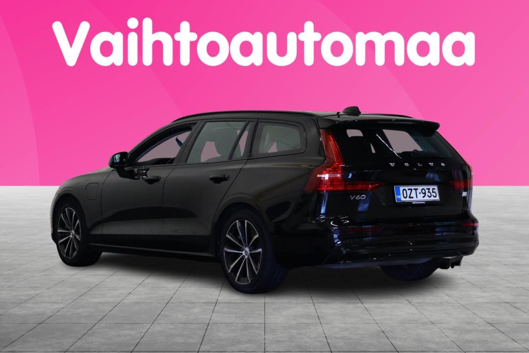 VOLVO V60 2023