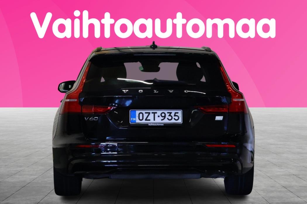 VOLVO V60 2023