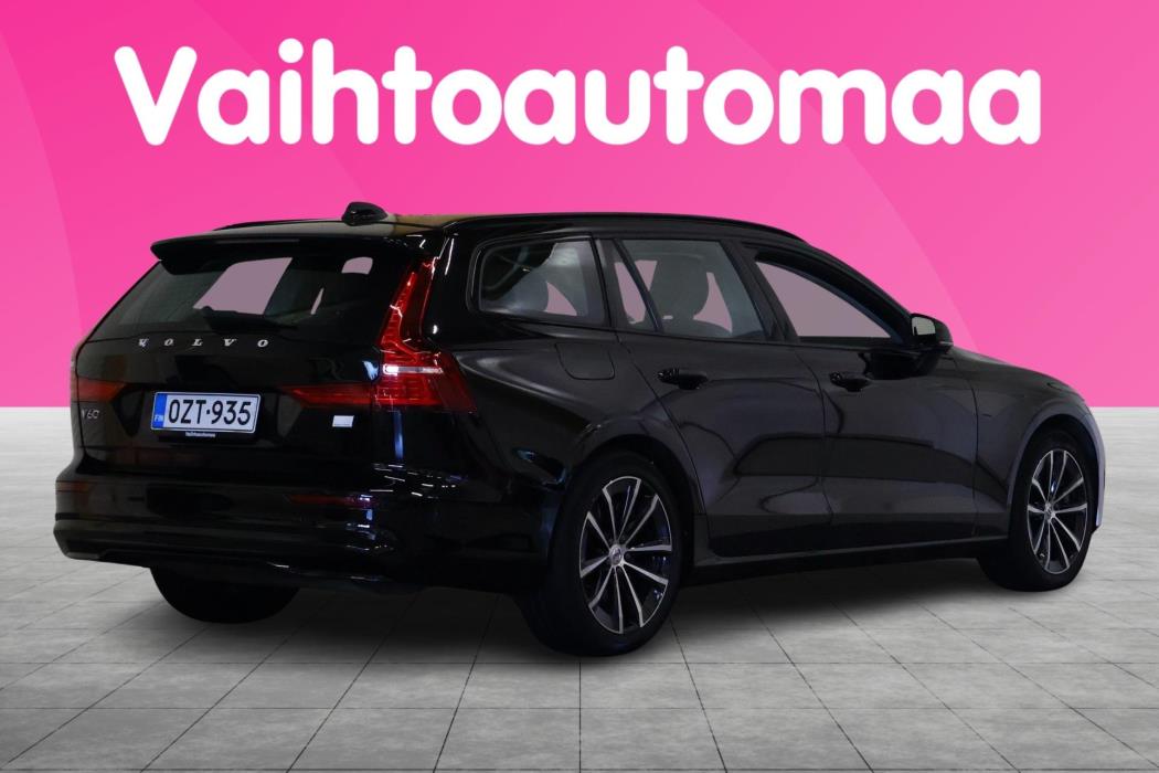 VOLVO V60 2023