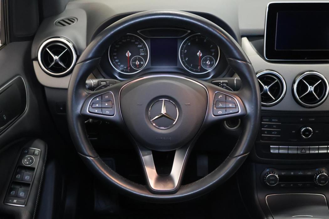 MERCEDES-BENZ B 2015