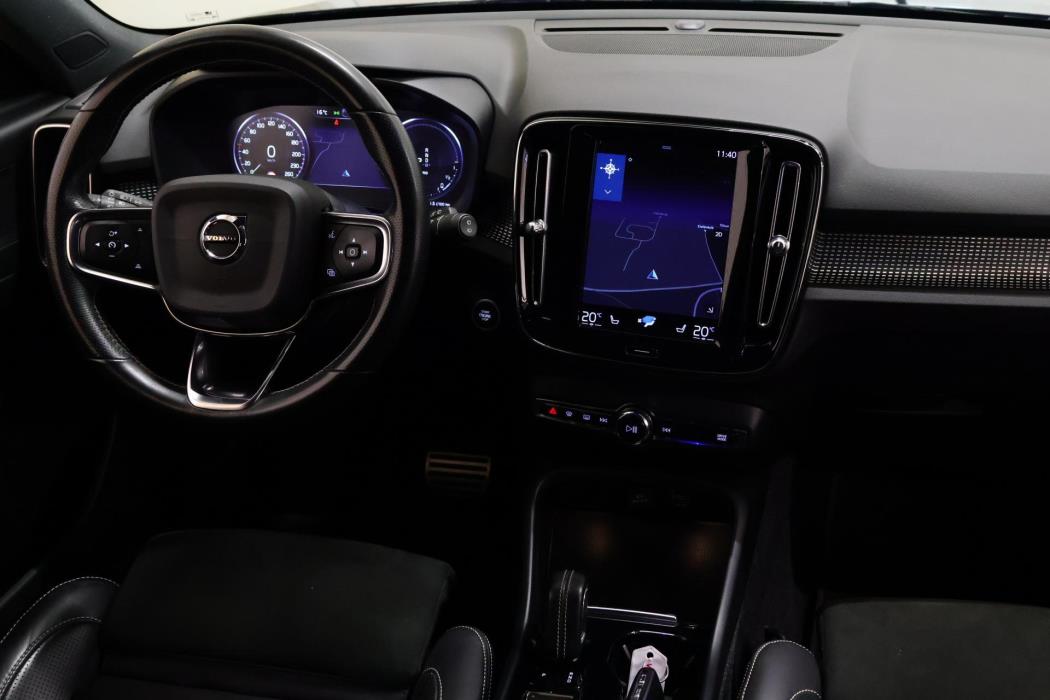 VOLVO XC40 2020