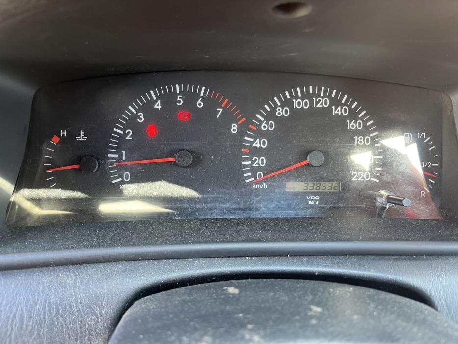 TOYOTA Corolla 2002