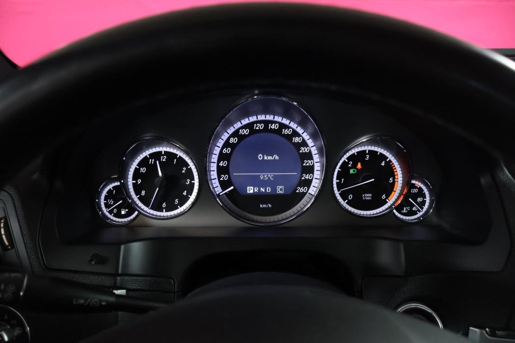 MERCEDES-BENZ E 2009
