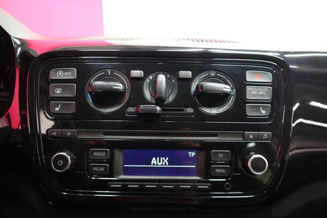 VOLKSWAGEN Up! 2013