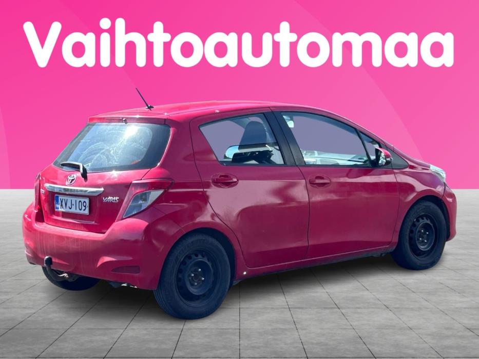 TOYOTA Yaris 2013