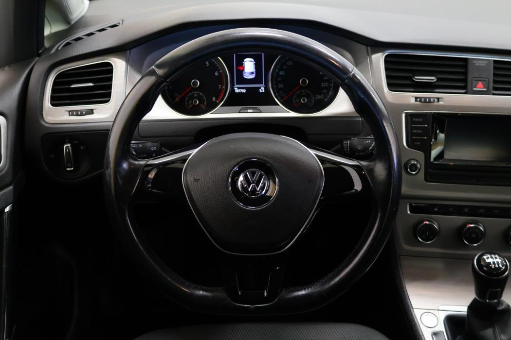 VOLKSWAGEN Golf 2014