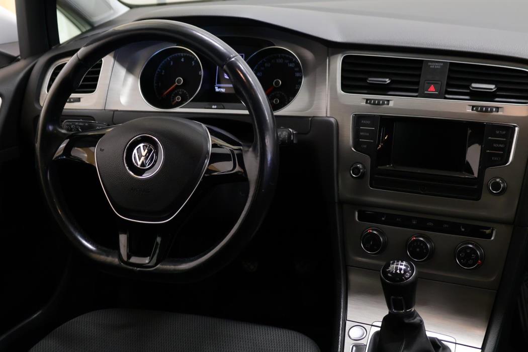 VOLKSWAGEN Golf 2014