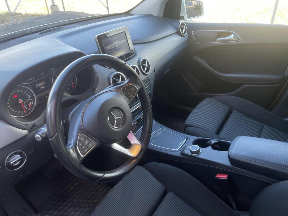 MERCEDES-BENZ B 2016