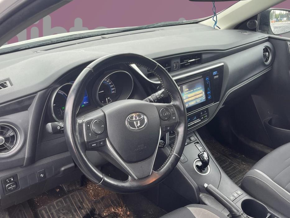 TOYOTA Auris 2017