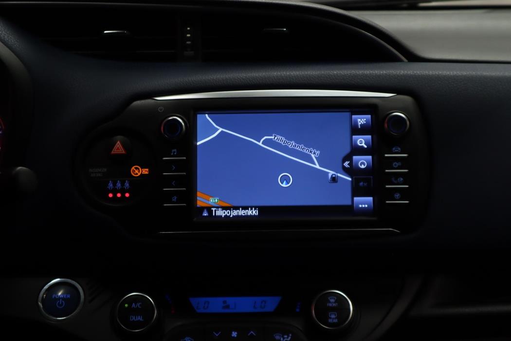 TOYOTA Yaris 2017