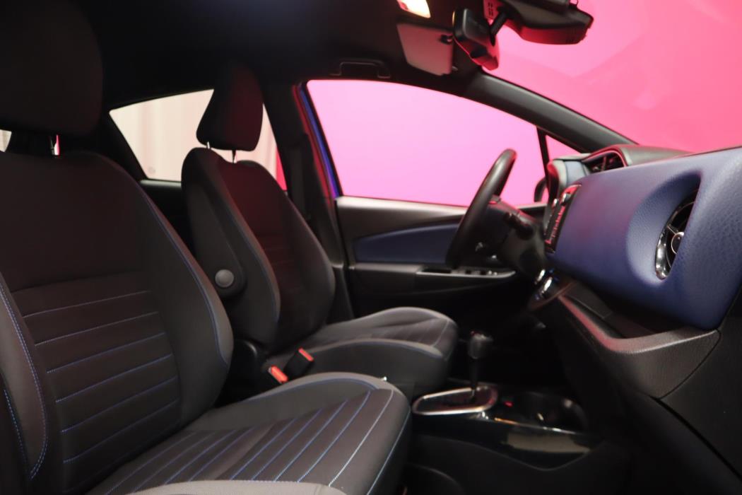 TOYOTA Yaris 2017