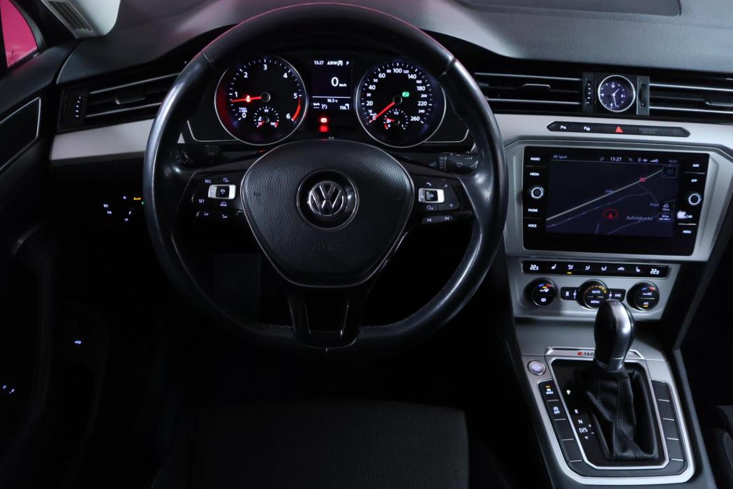 VOLKSWAGEN Passat 2018